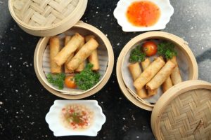 Chinesische Frühlingsrollen mit Wan-Tan-Teig